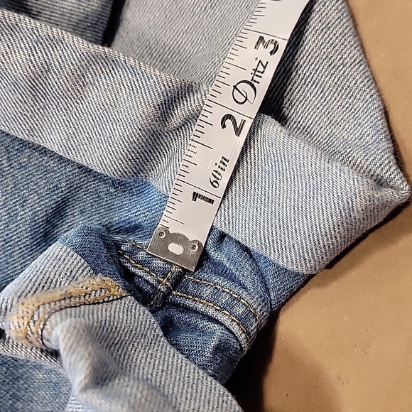 wild fable Size 6 Highest Rise Mom Shorts Denim w/ Embroidered Happy on Pocket - Picture 6 of 13